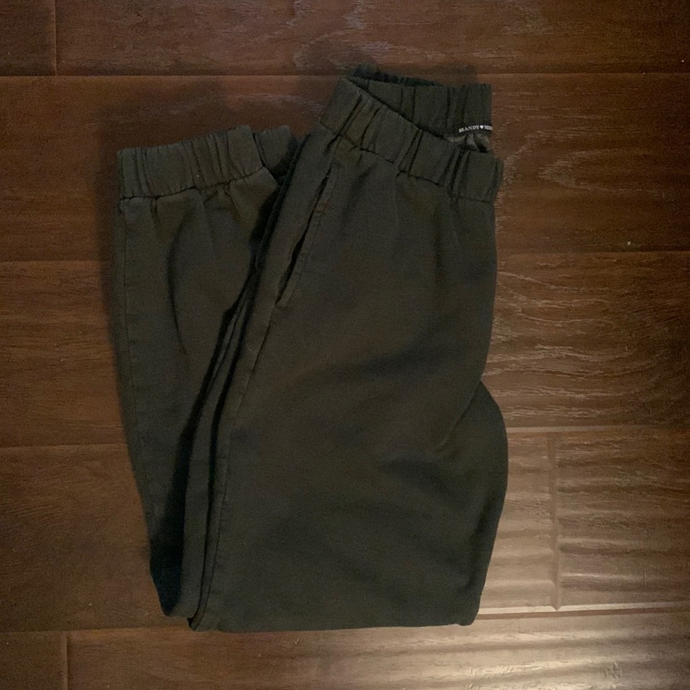 Brandy Melville dark green rosa sweatpants